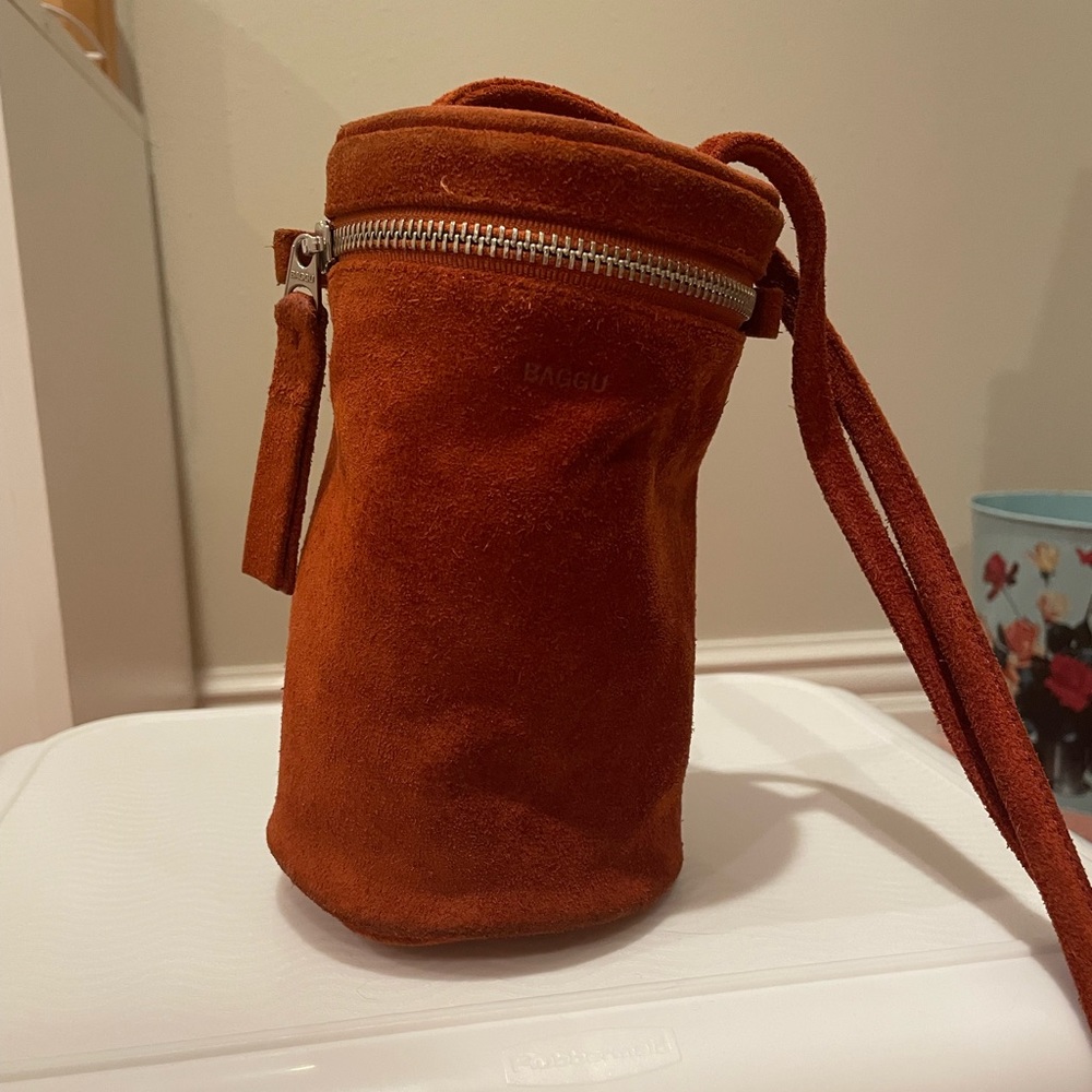 BAGGU suede crossbody bag